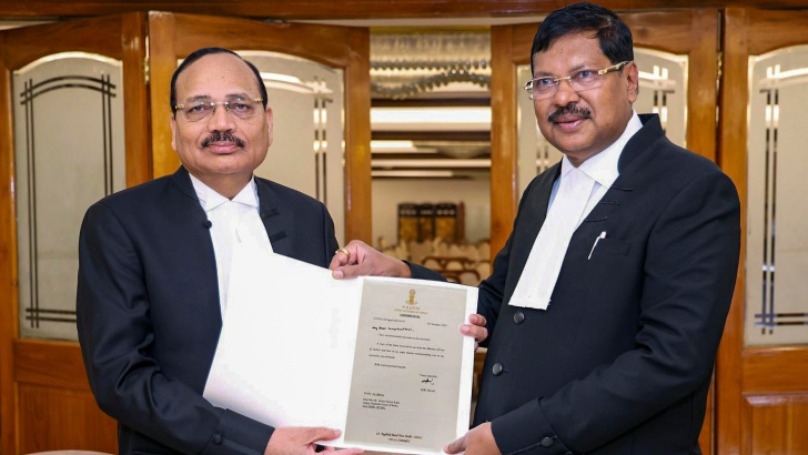 https://salarnews.in/public/uploads/images/newsimages/maannewsimage27102025_153329_Next CJI.png